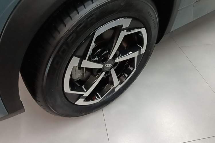 Used Chery Explore 06 2023 Urban Edition 1.6T Two-Wheel Drive Comfort Left Front Wheel Hub