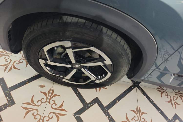 Used Chery Explore 06 2023 Urban Edition 1.6T Two-Wheel Drive Luxury Left Front Wheel Hub