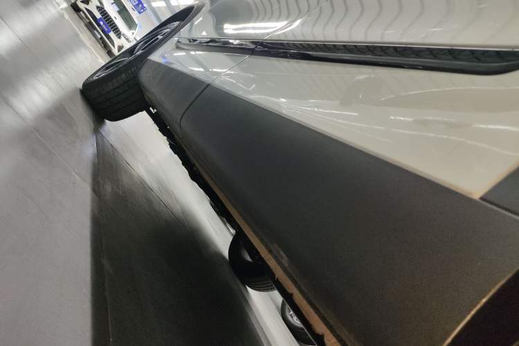 Used Chery Explore 06 2023 Urban Edition 1.6T Two-Wheel Drive Luxury Left Side Sill