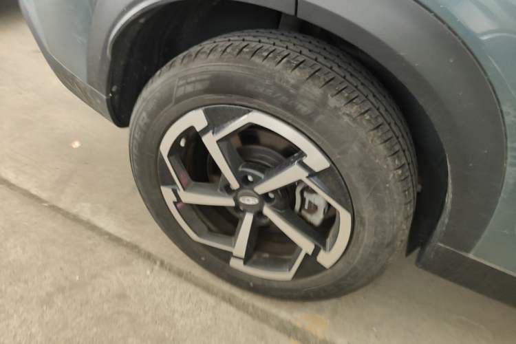 Used Chery Explore 06 2023 Urban Edition 1.6T Two-Wheel Drive Luxury Right Rear Wheel Hub