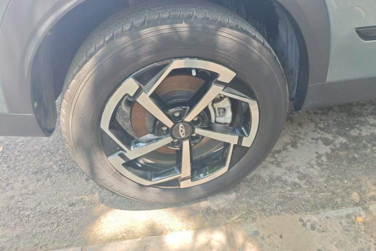 Used Chery Explore 06 2023 Urban Edition 1.6T Two-Wheel Drive Luxury Right Rear Wheel Hub