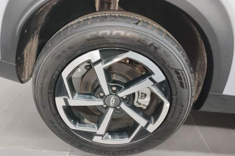 Used Chery Explore 06 2023 Urban Edition 1.6T Two-Wheel Drive Luxury Right Rear Wheel Hub
