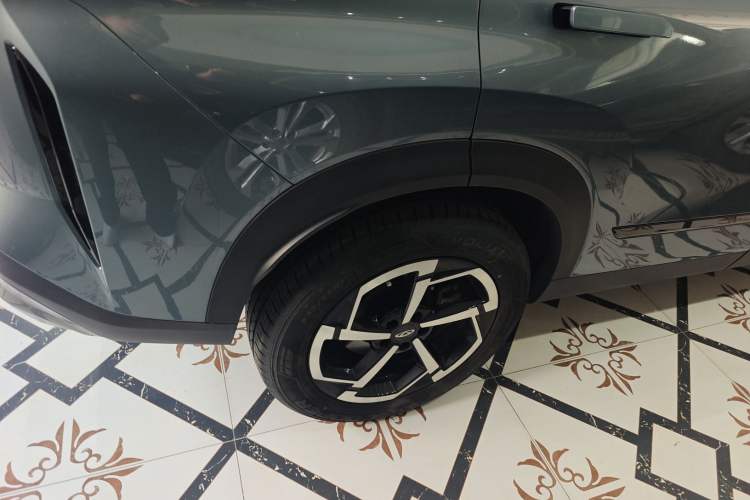 Used Chery Explore 06 2023 Urban Edition 1.6T Two-Wheel Drive Luxury Right Rear Wheel Hub