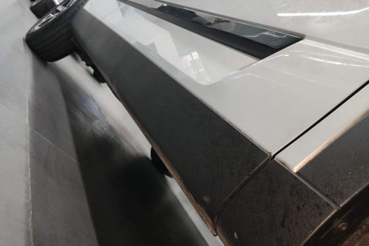 Used Chery Explore 06 2023 Urban Edition 1.6T Two-Wheel Drive Luxury Right Side Sill