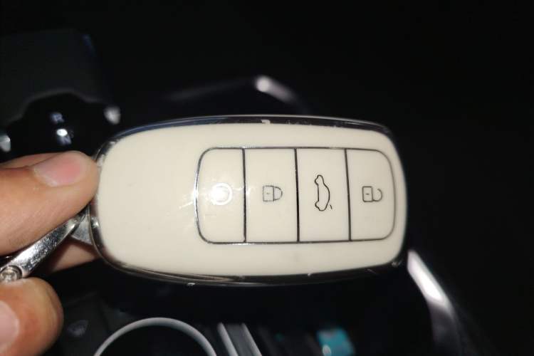 Used Chery Explore 06 2023 Yoye Edition 1.6T Two-Wheel Drive Explore Wild Vehicle Key