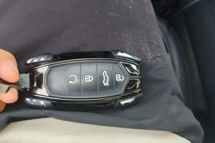 Used Chery Explore 06 2023 Urban Edition 1.6T Two-Wheel Drive Luxury Vehicle Key