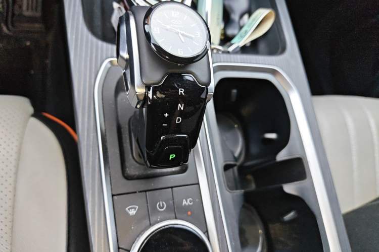 Used Chery Explore 06 2023 Urban Edition 1.6T Two-Wheel Drive Luxury Gear Lever