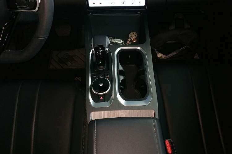 Used Chery Explore 06 2023 Urban Edition 1.6T Two-Wheel Drive Comfort Gear Lever