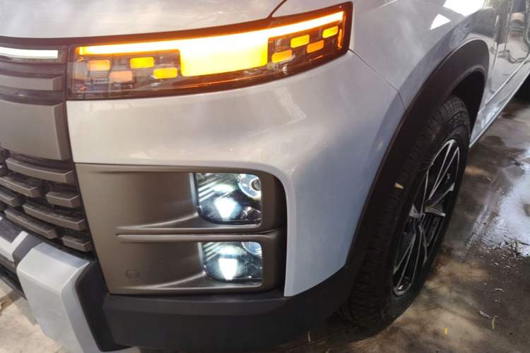 Used Chery Explore 06 2023 YUEYE Edition 1.6T Four-Wheel Drive Explorer+ Left Front Headlight