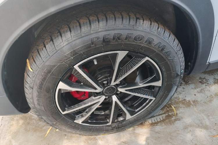 Used Chery Explore 06 2023 YUEYE Edition 1.6T Four-Wheel Drive Explorer+ Left Front Wheel Hub