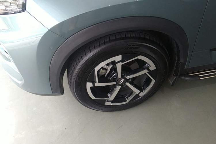 Used Chery Explore 06 2023 Urban Edition 1.6T Two-Wheel Drive Luxury Left Front Wheel Hub