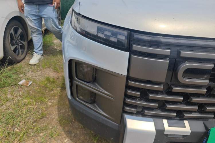 Used Chery Explore 06 2023 Yoye Edition 1.6T Four-Wheel Drive Explore Boundary Right Front Headlight