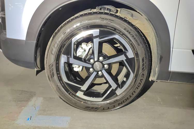Used Chery Explore 06 2023 Yoye Edition 1.6T Two-Wheel Drive Explore Wild Right Front Wheel Hub