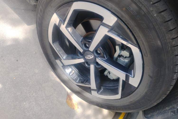 Used Chery Explore 06 2023 Urban Edition 1.6T Two-Wheel Drive Luxury Right Front Wheel Hub