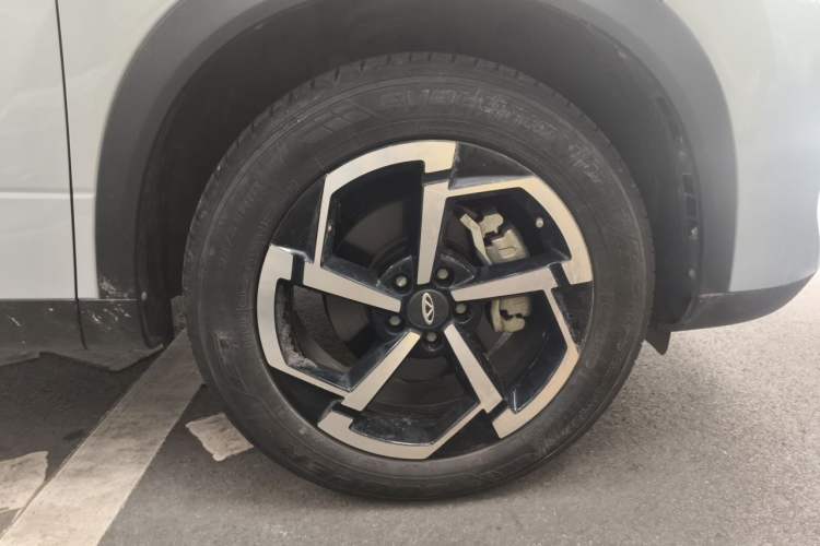 Used Chery Explore 06 2023 Urban Edition 1.6T Two-Wheel Drive Luxury Right Front Wheel Hub