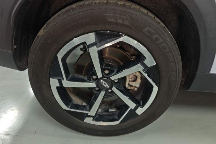 Used Chery Explore 06 2023 Urban Edition 1.6T Two-Wheel Drive Luxury Right Rear Wheel Hub