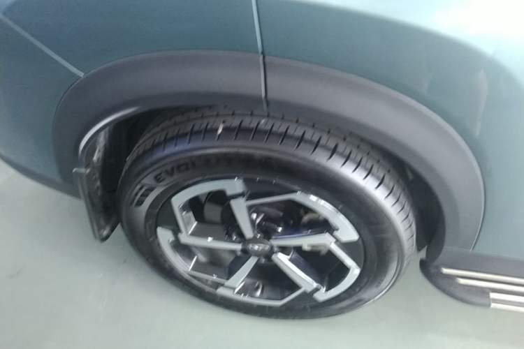 Used Chery Explore 06 2023 Urban Edition 1.6T Two-Wheel Drive Luxury Right Rear Wheel Hub