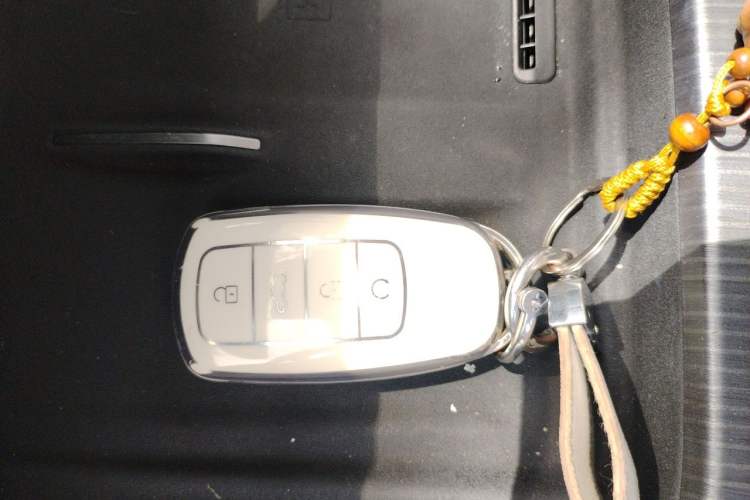 Used Chery Explore 06 2023 Urban Edition 1.6T Two-Wheel Drive Luxury Vehicle Key