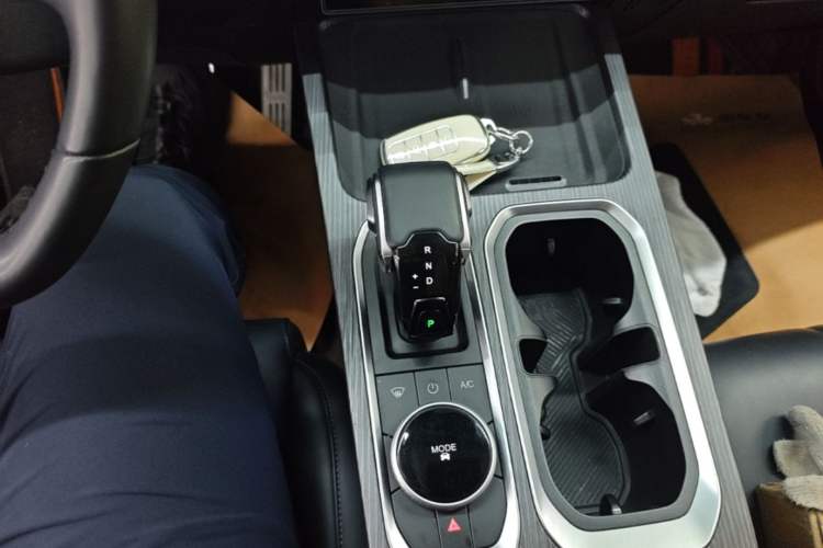 Used Chery Explore 06 2023 Urban Edition 1.6T Two-Wheel Drive Luxury Gear Lever