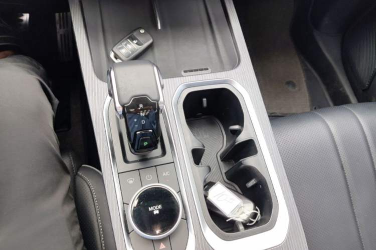 Used Chery Explore 06 2023 YUEYE Edition 1.6T Four-Wheel Drive Explorer+ Gear Lever