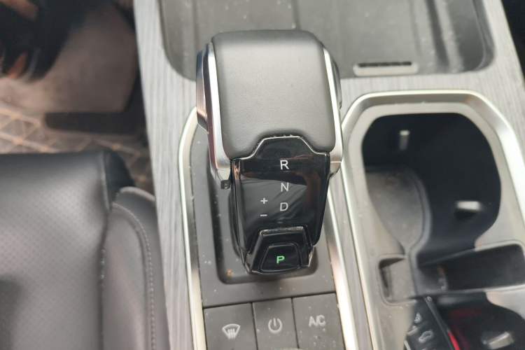 Used Chery Explore 06 2023 YUEYE Edition 1.6T Four-Wheel Drive Explorer+ Gear Lever