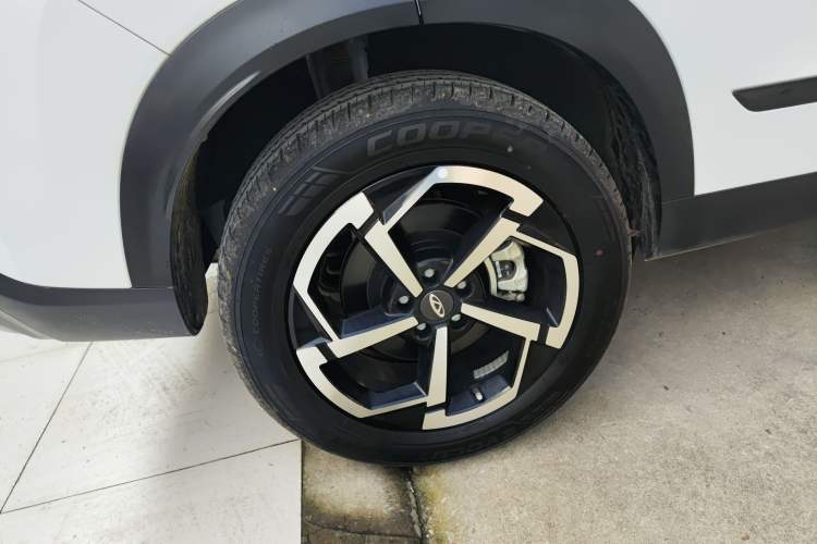 Used Chery Explore 06 2023 Urban Edition 1.6T Two-Wheel Drive Comfort Right Rear Wheel Hub