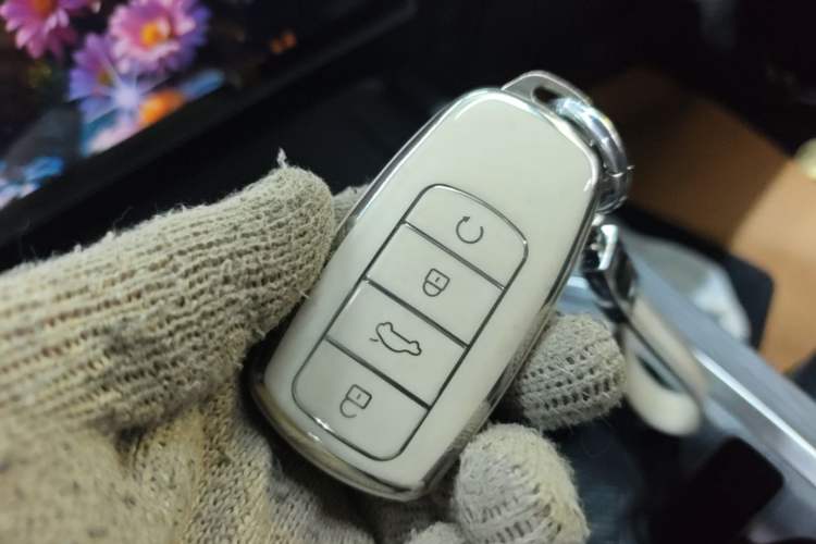 Used Chery Explore 06 2023 Urban Edition 1.6T Two-Wheel Drive Luxury Vehicle Key