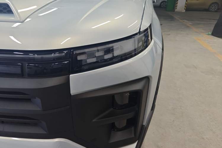 Used Chery Explore 06 2025 1.6T Four-Wheel Drive Discovery Edition Left Front Headlight