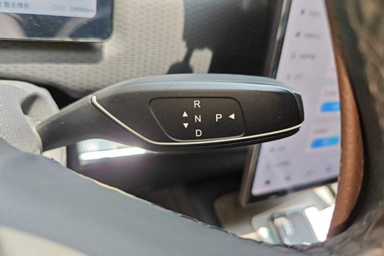 Used Chery Explore 06 C-DM 2024 Luxury Model Gear Lever