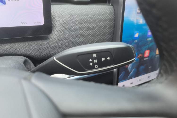 Used Chery Explore 06 C-DM 2024 Luxury Model Gear Lever