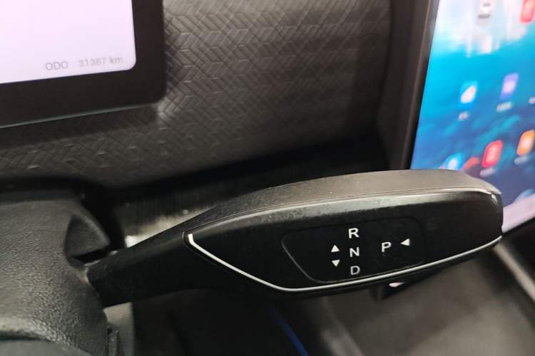 Used Chery Explore 06 C-DM 2024 Luxury Model Gear Lever