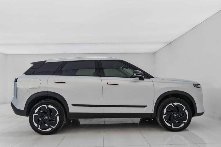 Used Chery Explore 06 C-DM 2024 Luxury Model Exterior 7