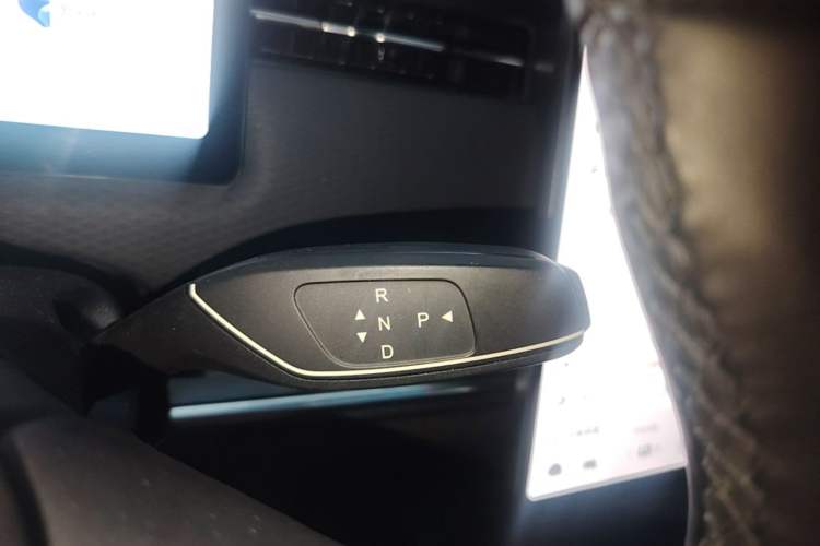 Used Chery Explore 06 C-DM 2024 Luxury Model Gear Lever