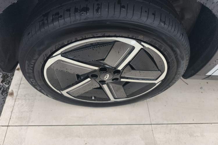 Used Chery Explore 06 C-DM 2024 Luxury Model Left Front Wheel Hub