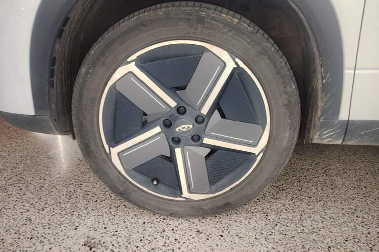 Used Chery Explore 06 C-DM 2024 Luxury Model Left Front Wheel Hub