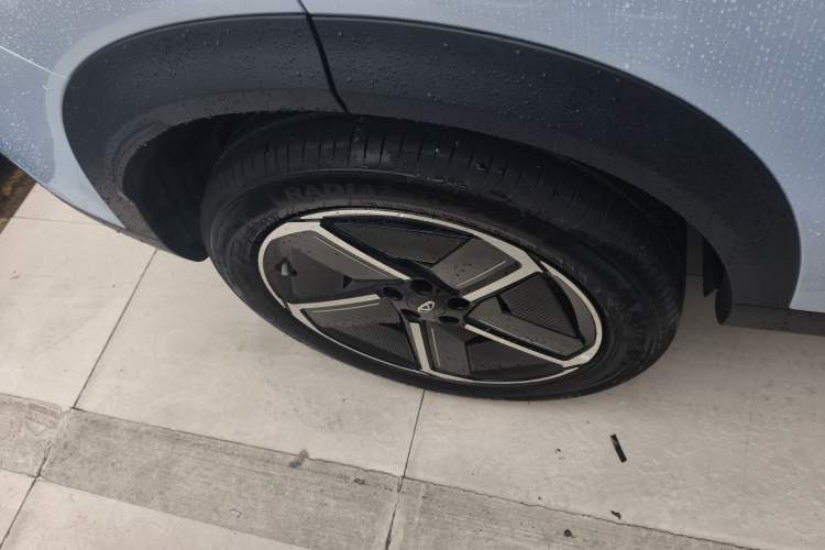 Used Chery Explore 06 C-DM 2024 Luxury Model Right Rear Wheel Hub