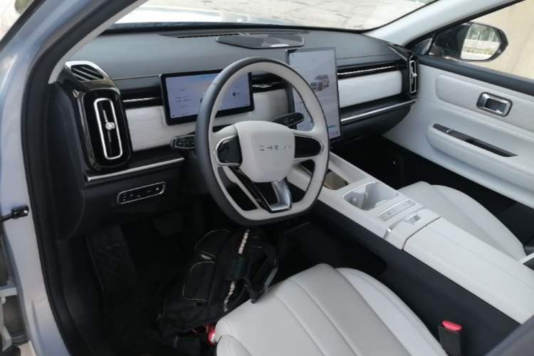 Used Chery Explore 06 C-DM 2024 Luxury Model Center Console