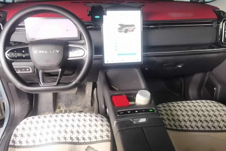 Used Chery Explore 06 C-DM 2024 Luxury Model Center Console
