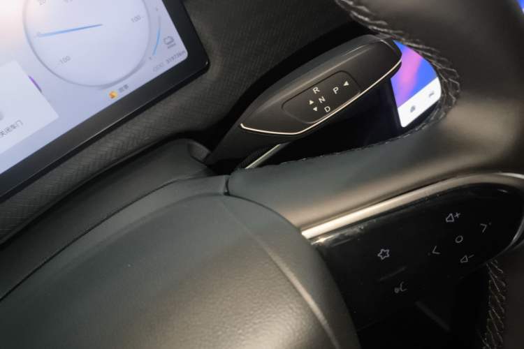 Used Chery Explore 06 C-DM 2024 Luxury Model Gear Lever