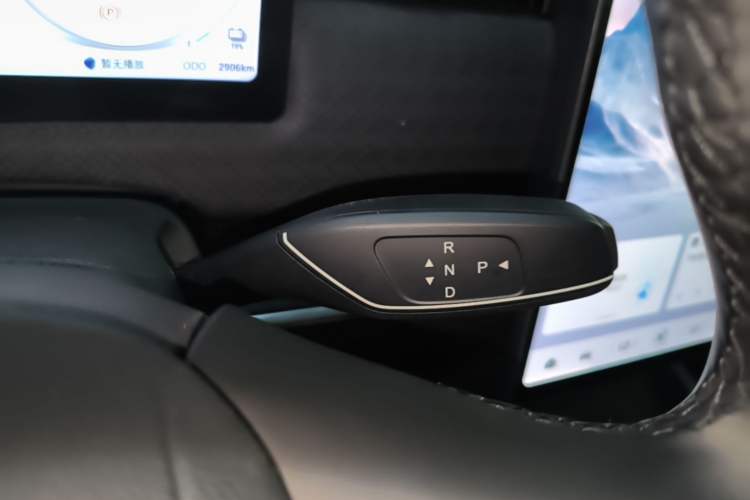 Used Chery Explore 06 C-DM 2024 Luxury Model Gear Lever
