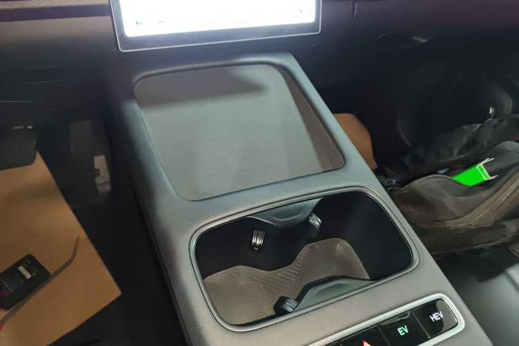 Used Chery Explore 06 C-DM 2024 Luxury Model Gear Lever