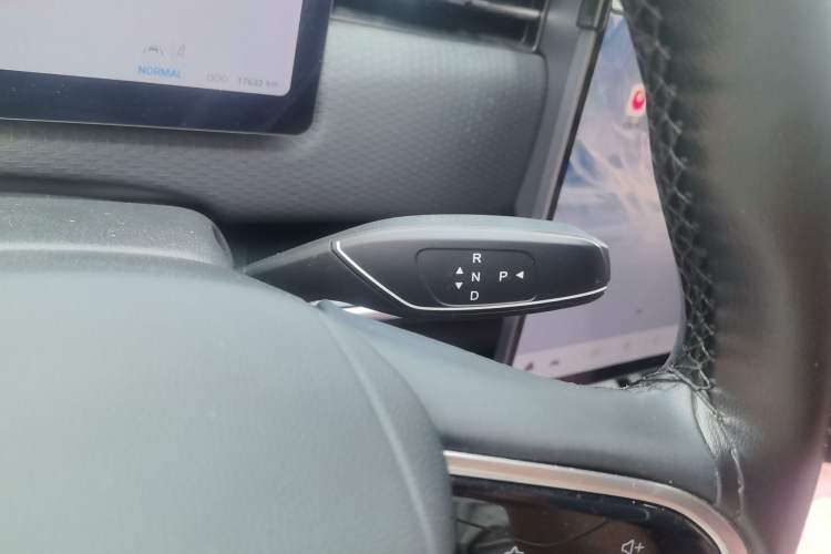 Used Chery Explore 06 C-DM 2024 Luxury Model Gear Lever