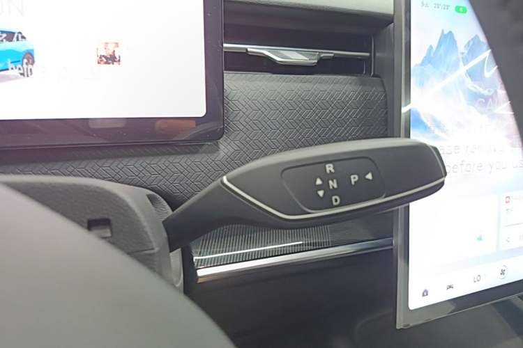Used Chery Explore 06 C-DM 2024 Luxury Model Gear Lever