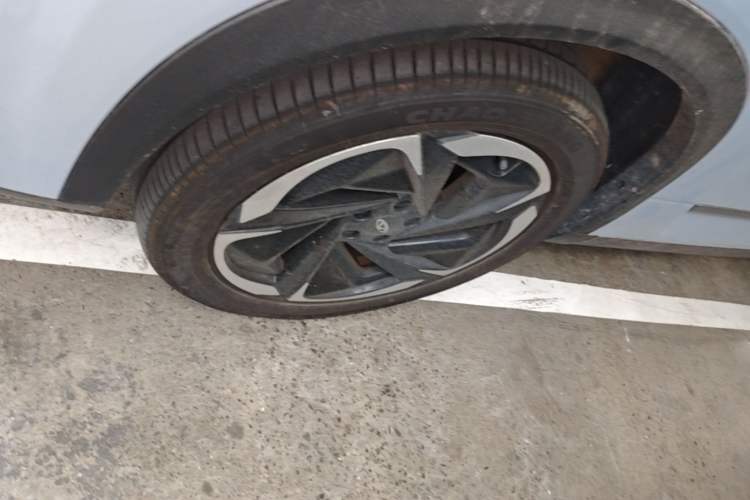 Used Chery Explore 06 C-DM 2024 Luxury Model Left Front Wheel Hub