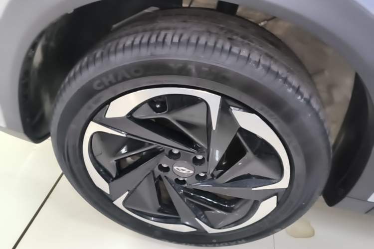 Used Chery Explore 06 C-DM 2024 Luxury Model Left Front Wheel Hub