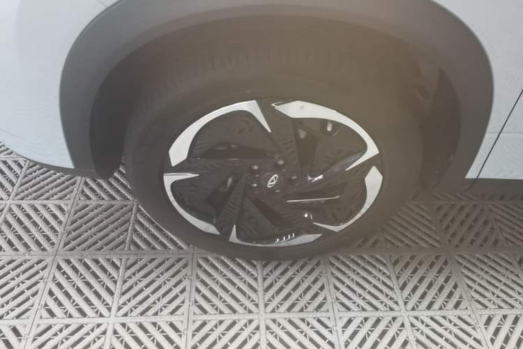 Used Chery Explore 06 C-DM 2024 Luxury Model Left Front Wheel Hub