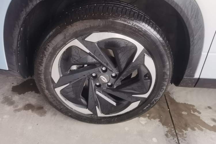Used Chery Explore 06 C-DM 2024 Luxury Model Left Front Wheel Hub
