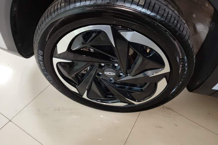 Used Chery Explore 06 C-DM 2024 Luxury Model Left Front Wheel Hub