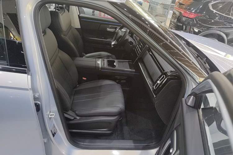 Used Chery Explore 06 C-DM 2024 Luxury Model Right Front Seat