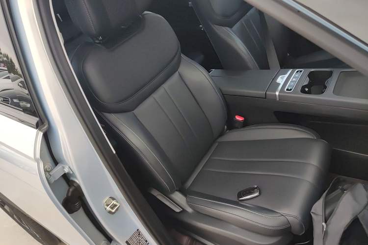 Used Chery Explore 06 C-DM 2024 Luxury Model Right Front Seat